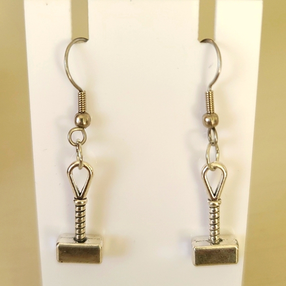 HAMMER Thor themed Disney tribute dangle earrings silver tone  NWT - Picture 2 of 5